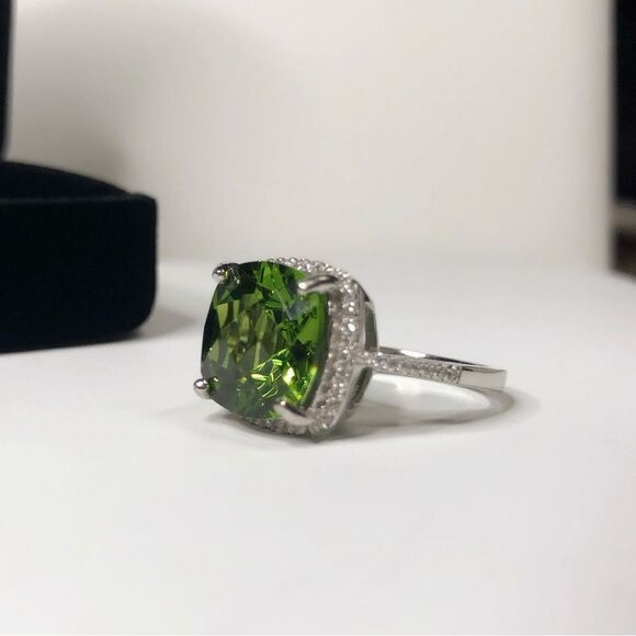 ♥️ Gorgeous 7ct peridot ring, size 8 sterling silver white sapphire halo - Picture 10 of 16